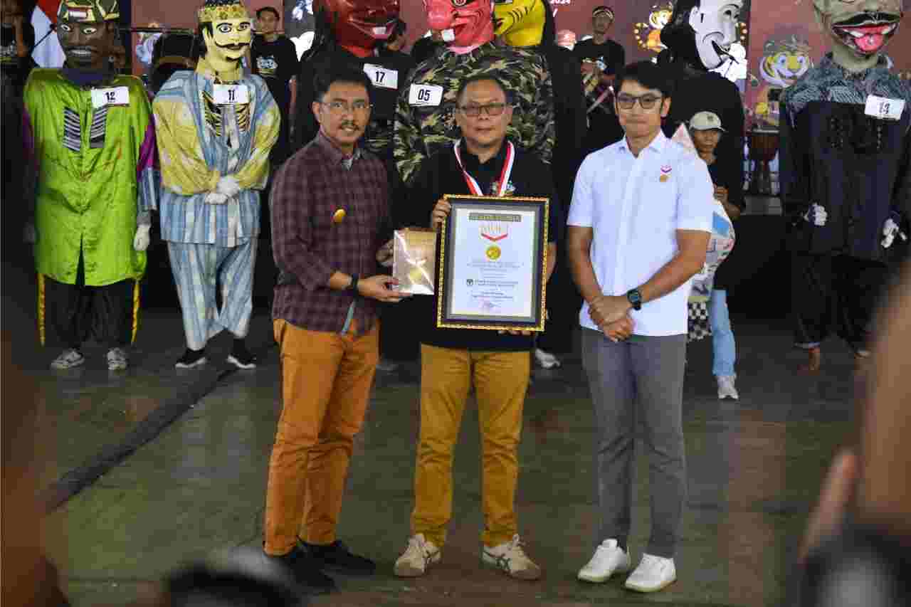 Penyerahan MURI Indonesia